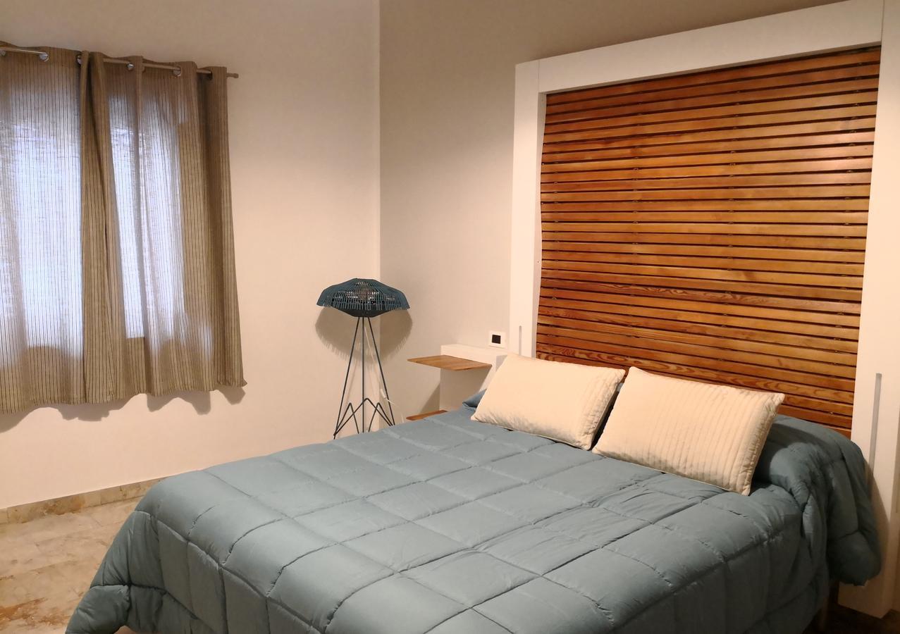 B&B Casa Orlando 테라시니 외부 사진